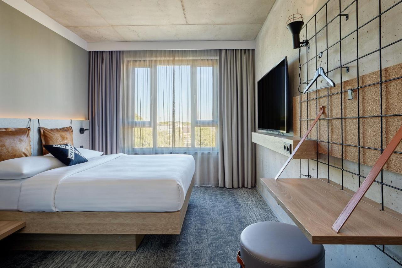 Moxy Cologne Muelheim Hotel Bagian luar foto