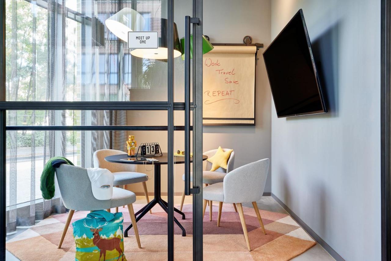 Moxy Cologne Muelheim Hotel Bagian luar foto