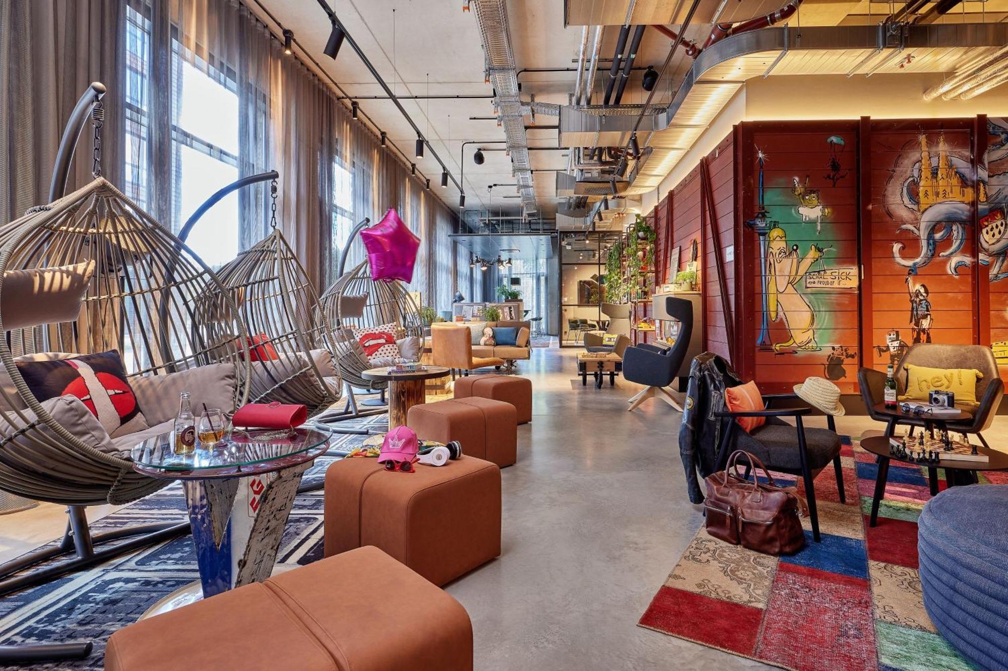 Moxy Cologne Muelheim Hotel Bagian luar foto